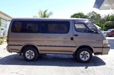 Toyota Hiace super custom 4x4 3L (hyundai grace pregio starex elgrand 2002