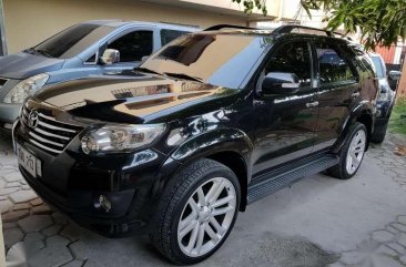 2012 Toyota Fortuner vs. montero everest mux trailblazer inova crv sportivo​ For sale 