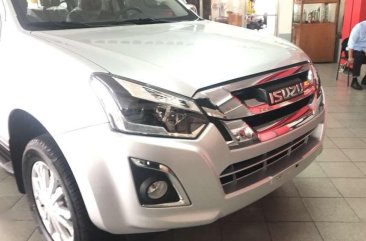 LIKE NEW ISUZU MUX FOR SALE