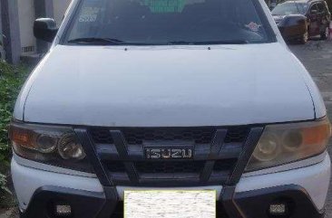 Well-maintained Isuzu Crosswind 2010 for sale