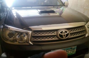 Toyota Fortuner V top of the line 4x4 2010model