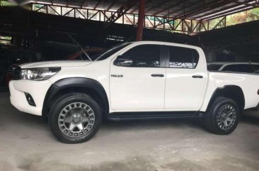 2016 Toyota Hilux 2400G 4x2 Automatic White Ltd Ed