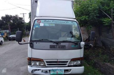 Isuzu Elf 2012 arrive Closed Van