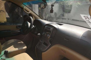 Well-maintained Hyundai Grand Starex gold 2011 for sale