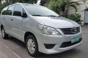Well-maintained  Toyota Innova E 2012 for sale