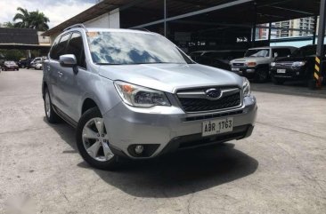 2015 Subaru forester 20i awd automatic Toyota rav 4 crv