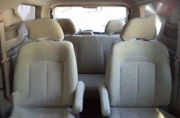 Well-maintained NISSAN SERENA 2004 for sale