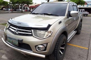 Mitsubishi Strada GLS 4x4 2010 model accesories all power airbag load.