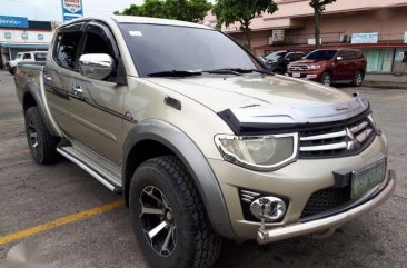 Mitsubishi Strada GLS 4x4 2010 model accesories all power airbag load.