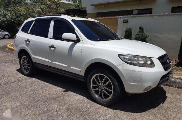 2008 Hyundai Santa Fe 2.2L Diesel 4x2 with upgraded accessories