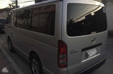 Toyota Hiace Commuter Van 2011 for sale 