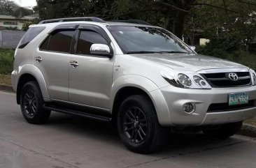 Rush ! REPRICED FRESHTOYOTA Fortuner G Diesel AT 2007