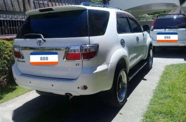 2011 Toyota Fortuner G AT FOR SALE 