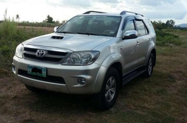 Toyota Fortuner V 2007 4x4 AT Silver For Sale 