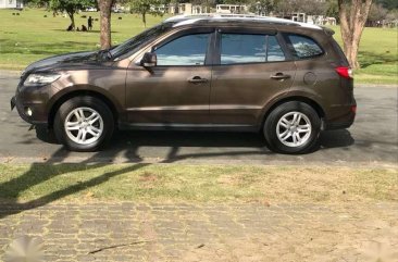 Hyundai Santa Fe 2010 Top of the Line For Sale 