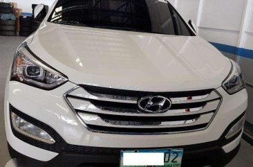 Hyundai SantaFe 2013 2.2 AT White For Sale 