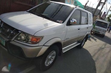 Isuzu Cross wind XUV 2010 model  for sale 