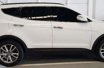 Hyundai SantaFe 2013 2.2 AT White For Sale 