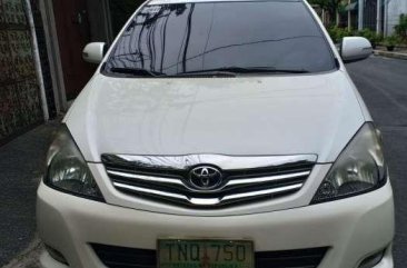 2011 Toyota Innova 2.0G White SUV For Sale 