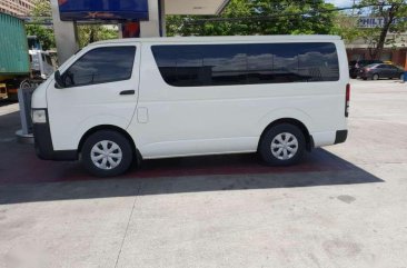 2016 Toyota Hiace commuter 30 D4D diesel engine