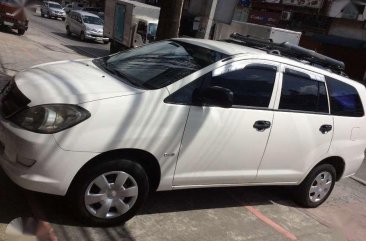 Toyota Innova 2007 White Top of the Line For Sale