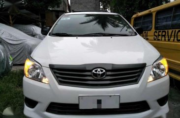 Toyota Innova J 2015 White SUV For Sale 