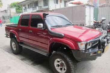Toyota Hilux 2000 4x4 Manual Red For Sale 