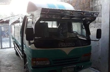 Well-maintained Isuzu Giga for sale