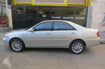 2004 TOYOTA CAMRY - original paint . low mileage . automatic