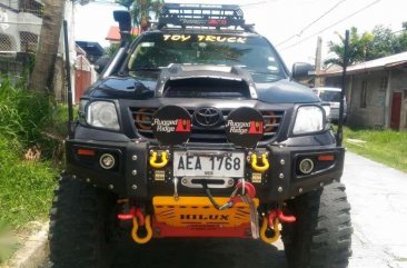 Toyota Hilux 10 " lift,38 tires, model 2014