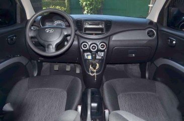 Hyundai i10 2012 MT Beige Hatchback For Sale 