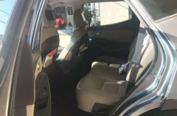 2013 Hyundai Santa Fe 4x4 (Top of the line)