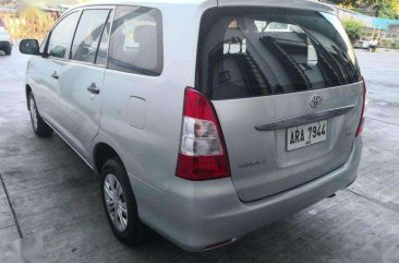 Toyota INNOVA J 2015