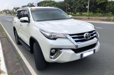 2017 Toyota Fortuner V 4x2 Automatic 9tkm casa maintained