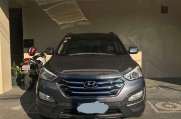 2013 Hyundai Santa Fe 4x4 (Top of the line)
