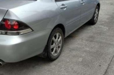 Mitsubishi lancer GLX 2010 model