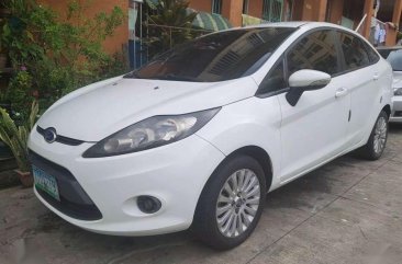 Ford Fiesta 2011 MT White Very Fresh For Sale 