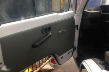 Mitsubishi L300 Aluminum van 2000model for sale 