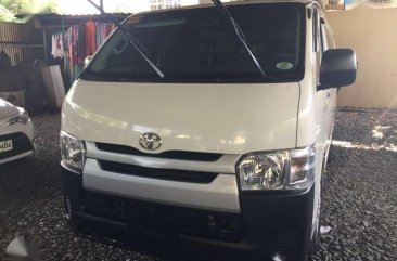 2017 TOYOTA Hiace Commuter 30 Manual White