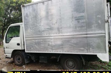 Isuzu Elf nkr 10ft close van LOCAL 2008