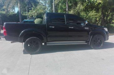 2013 Toyota Hilux G AT First own