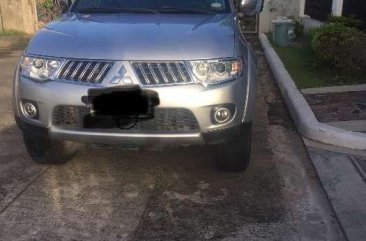 Mitsubishi Montero 2011 not fortuner land cruiser hilux mux