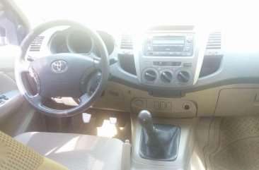 TOYOTA Hilux 2012 G manual 4x2 all power 685k. Rush