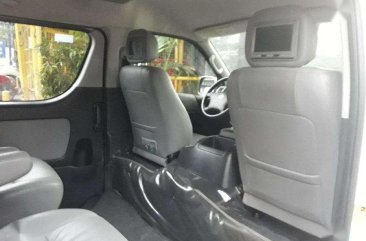 Toyota Hiace Super Grandia 2011 Automatic Diesel Leather Nice