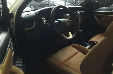 2016 Toyota Fortuner 2.4G Manual Diesel Freedom White 21tkms
