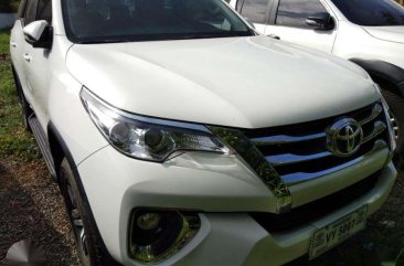 2017 Toyota Fortuner 2.4G 4x2 diesel automatic newlook WHITE