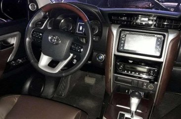 Toyota Fortuner V 2017 4x4 Automatic for sale 