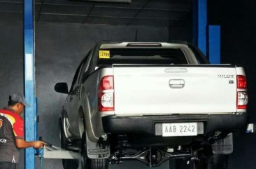 Toyota Hilux G manual 4x2 topoftheline 2014model