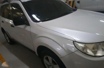 Subaru Forester 2010 AT White SUV For Sale 