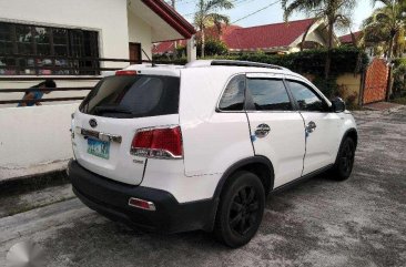 Kia Sorento 2012 4x2 Diesel AT White For Sale 